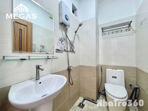 Căn hộ Studio cửa sổ lớn, máy giặt riêng toà thang máy ngay Cách mạng Tháng 8