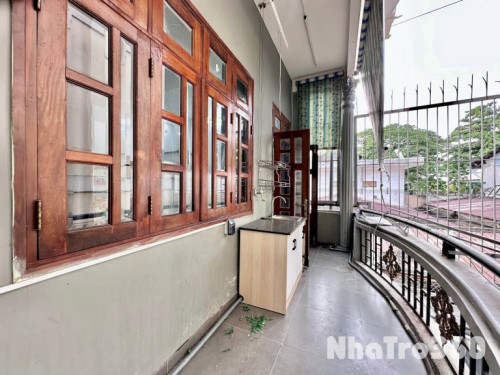 Cho Thuê Căn Hộ 1 Phòng Ngủ Bancol Tách Bếp Full Nội Thất Ngay Trung Tâm Thành Phố