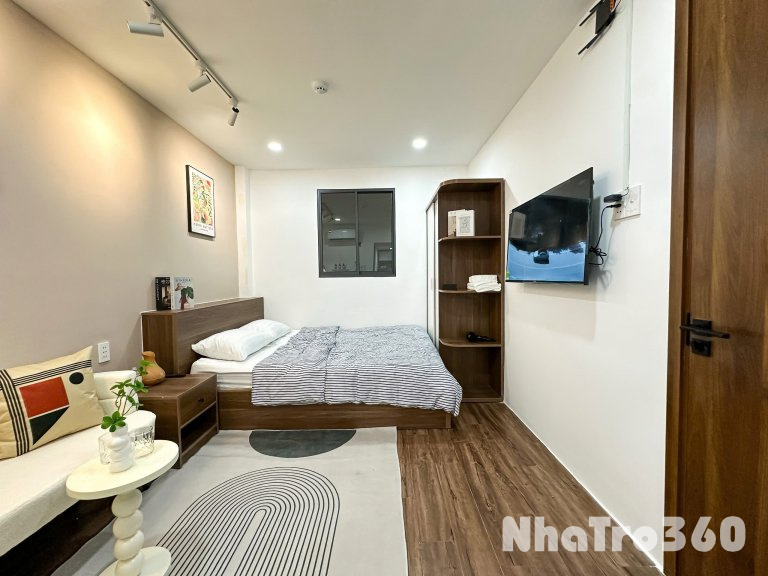 Cho thuê căn hộ Studio cửa sổ Full nội thất nằm trên đường CMT8, giáp Quận 10