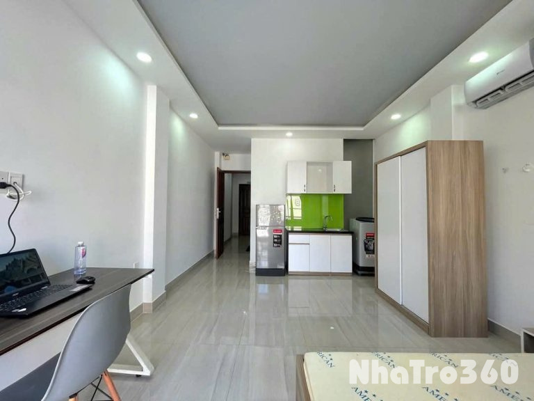 Cho thuê căn hộ ban công, Q10 || ngay Tô Hiến Thành || gần Đại Học Bách Khoa, Sân Vân Động Phú Thọ, Nhà thờ Đồng Tiến