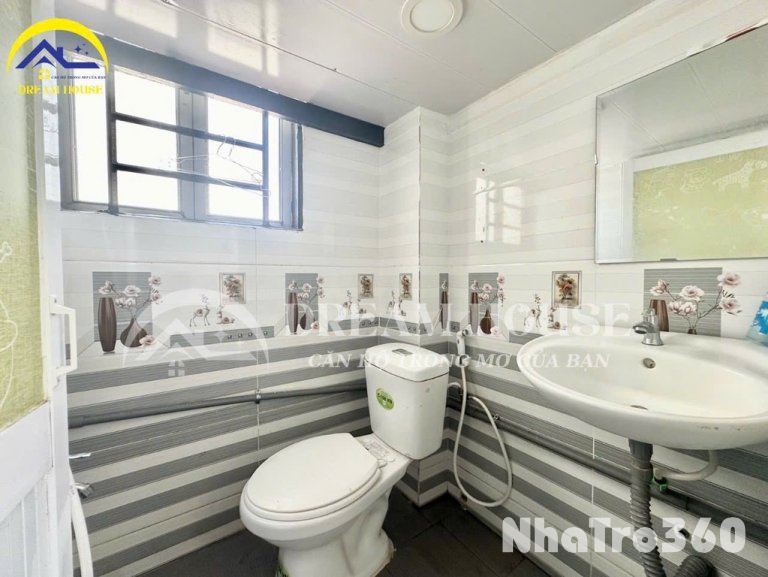 SẴN DUPLEX GIÁ RẺ - CỬA SỔ TRỜI - NGAY ĐẦM SEN