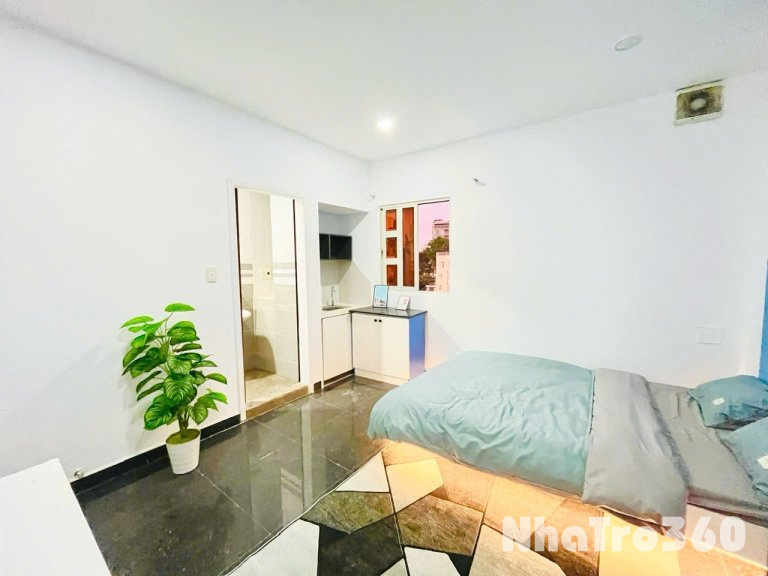 CĂN HỘ CỬA SỔ FULL NỘI THẤT QUẬN 1 NGAY CẦU NGUYỄN VĂN CỪ