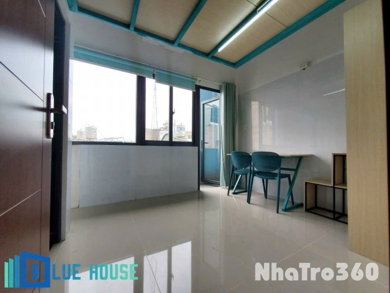 Phòng ban công giá rẻ full nội thất có máy lạnh