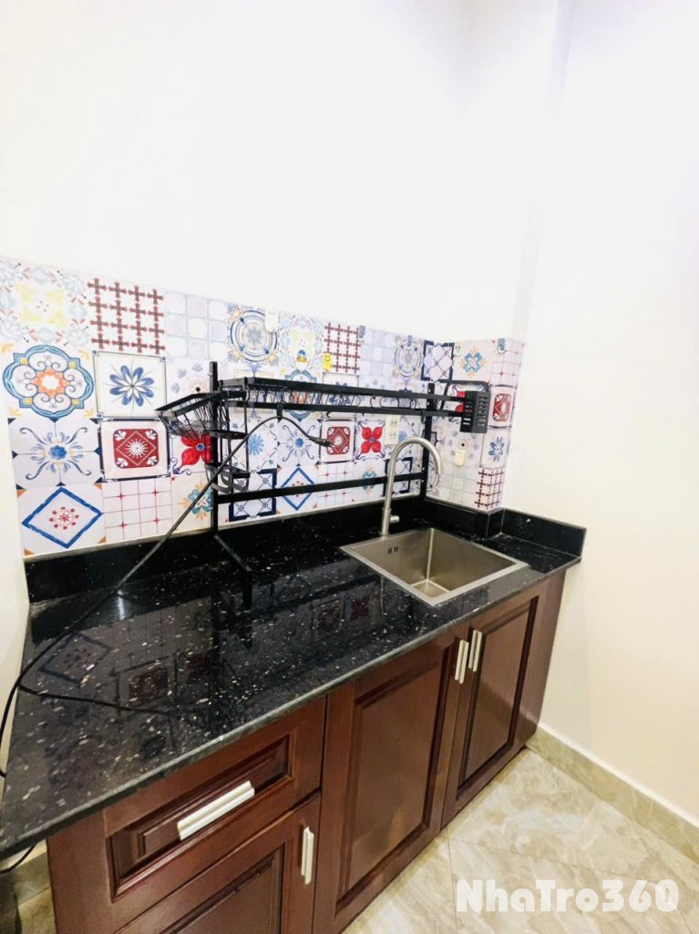 Căn hộ Studio cửa sổ lớn - Full nội thất, thang máy gần ĐH Tài Chính Marketing