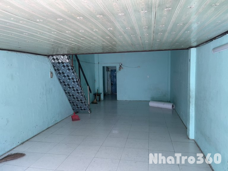 Nhà nguyen căn dân cư đông gần trường học sieu thi