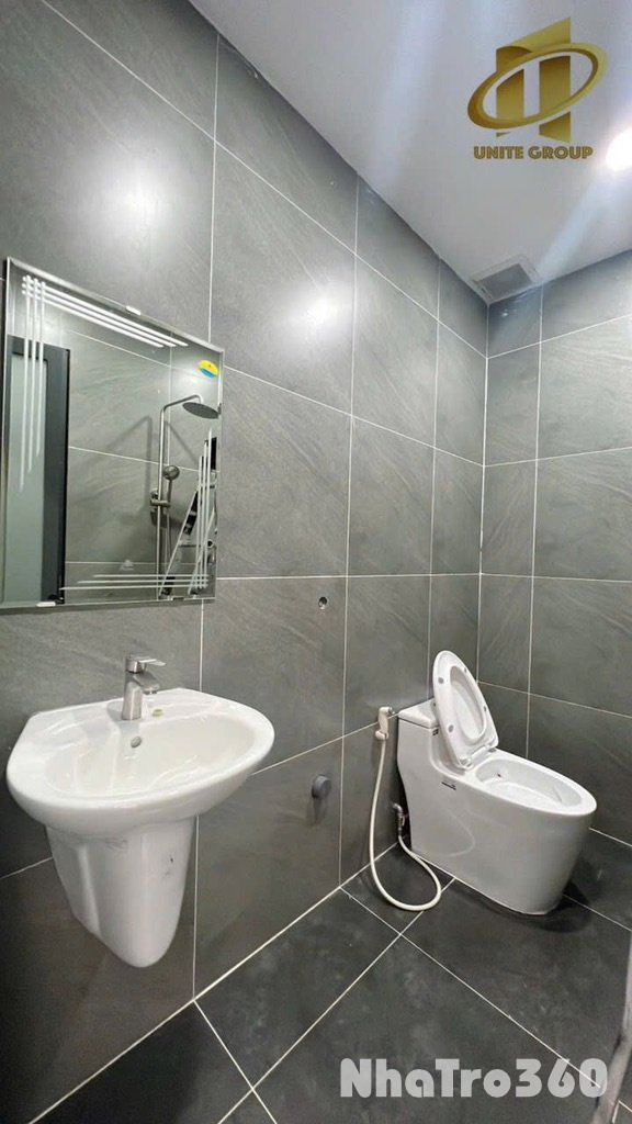 TRỐNG CĂN 1PN RỘNG 50M2 NGAY TRUNG TÂM QUẬN 1