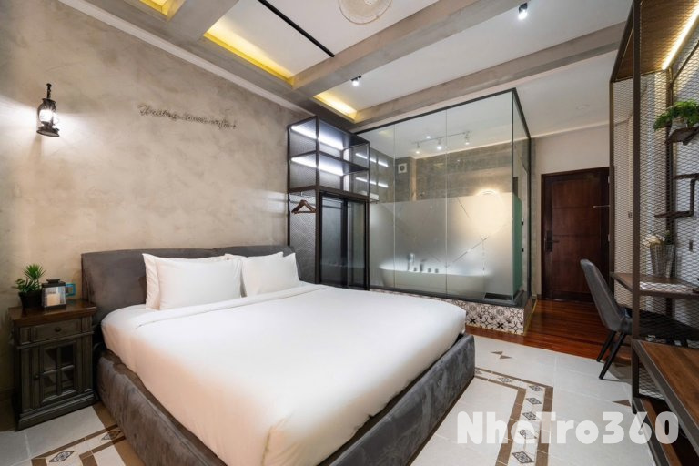 TRỐNG CĂN LUXURY BAN CÔGN MẶT TIỀN QUẬN 1