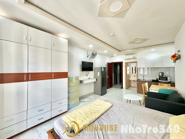 Căn hộ cho thuê ngay trung tâm quận 1, có cửa sổ đón nắng