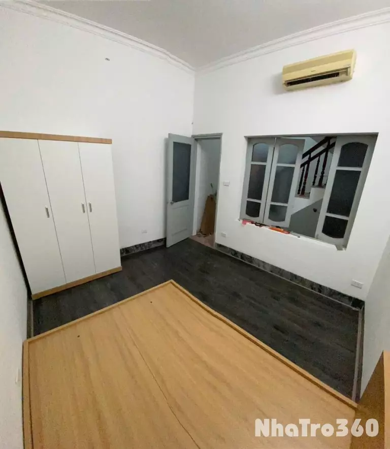Phòng trọ nguyên hồng, huỳnh thúc kháng