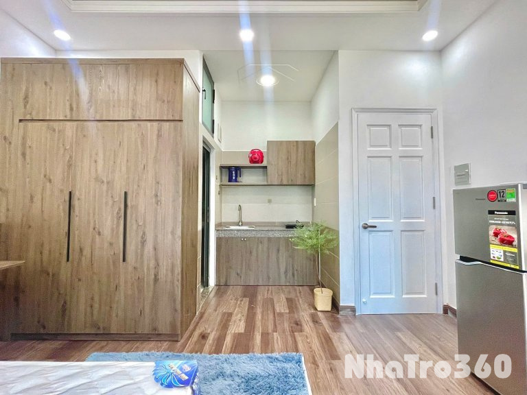 Studio ban công full nội thất gỗ siêu đẹp gần Etown Cộng Hòa quận Tân Bình