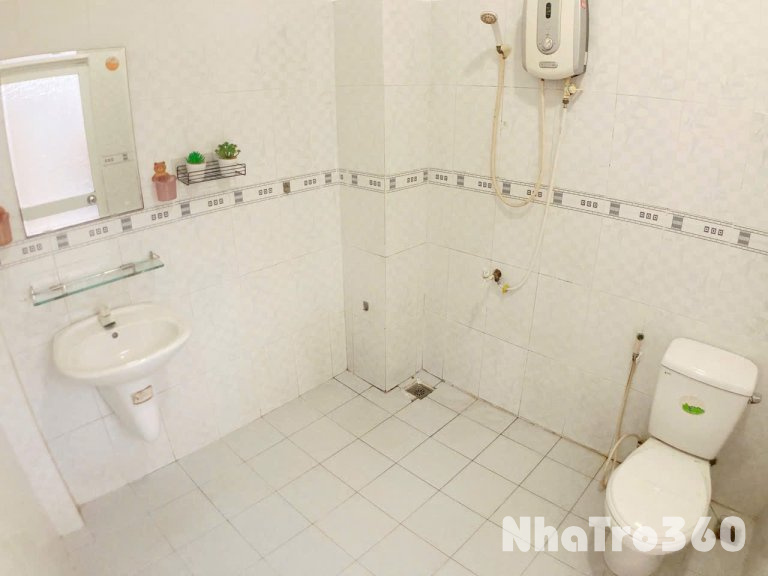 Cho thuê căn hộ cửa sổ, Q10 || ngay Cách Mạng Tháng 8 || gần Vòng Xoay Dân Chủ, Toà Nhà Viettel, chợ Hoà Hưng