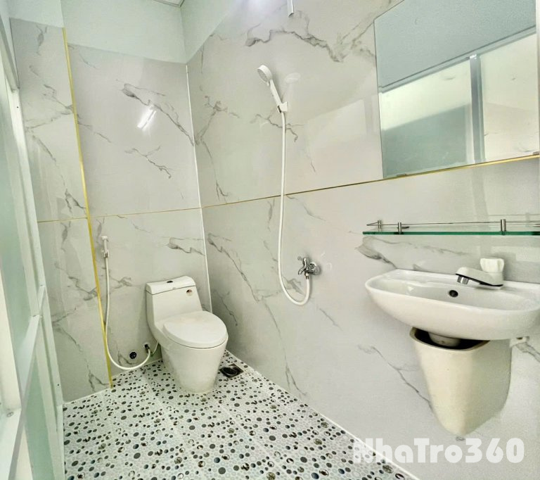 Cho thuê căn hộ ban công Q10 || ngay Nguyễn Ngọc Lộc || gần Đại Học Kinh Tế, Chợ Nguyễn Tri Phương, Nhà thờ Đồng Tiến