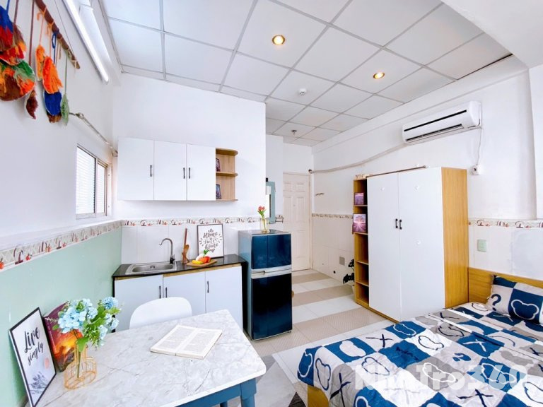 Phòng full nội thất cửa sổ lớn Phạm Ngũ Lão Q1