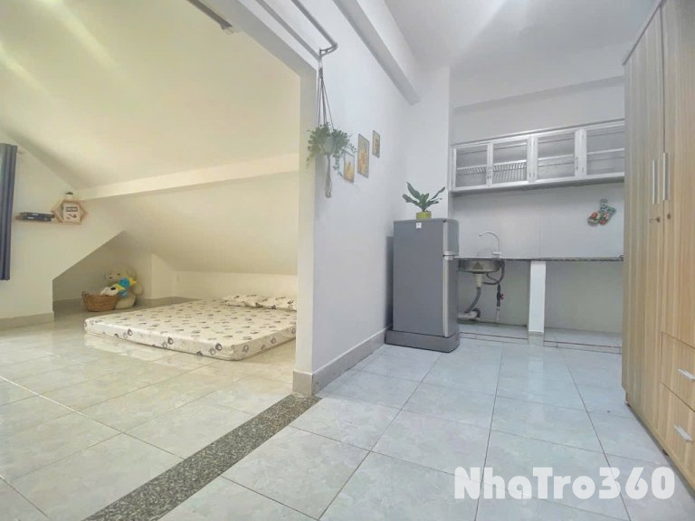 Cho thuê căn hộ cửa sổ, Q10 || ngay Cách Mạng Tháng 8 || gần Vòng Xoay Dân Chủ, Toà Nhà Viettel, chợ Hoà Hưng