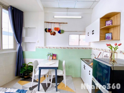 Phòng full nội thất cửa sổ lớn Phạm Ngũ Lão Q1