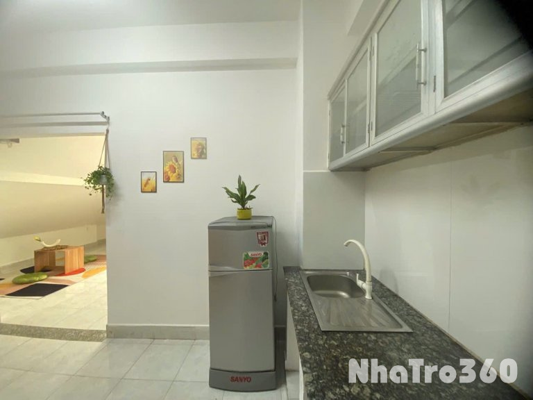 Cho thuê căn hộ cửa sổ, Q10 || ngay Cách Mạng Tháng 8 || gần Vòng Xoay Dân Chủ, Toà Nhà Viettel, chợ Hoà Hưng