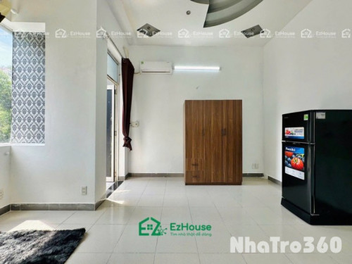 Full nội thất, ban công, tách bếp, cửa sổ lớn