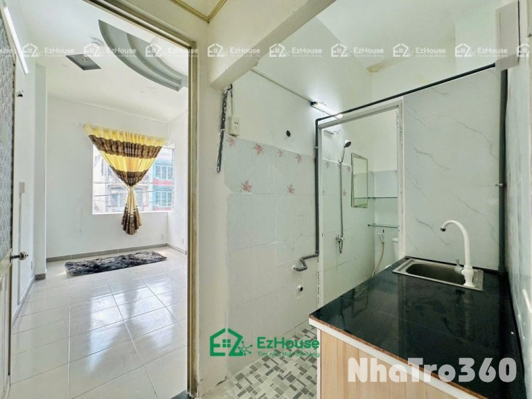 Full nội thất, ban công, tách bếp, cửa sổ lớn