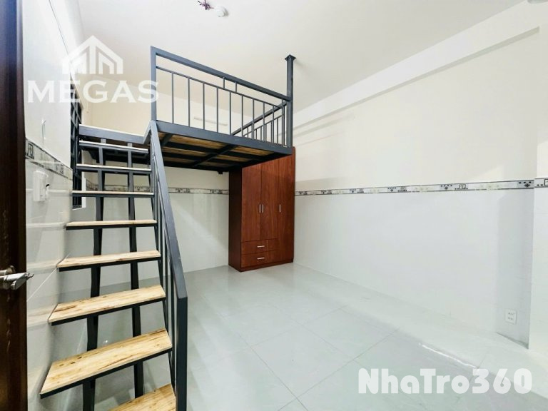 Gần Đại học Văn Hiến, gác cao, tách bếp, tủ 2m