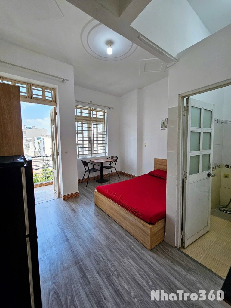 Studio Cửa Sổ , Ban Công , Full Nội Thất Chỉ 4.XTr