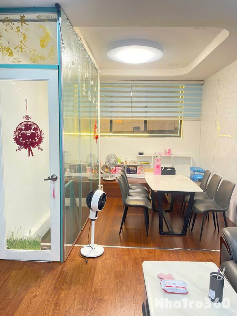 Bán Nhà mặt tiện đường Hồng Bàng DT-4x18m - SHR-3 Tầng mới xây.