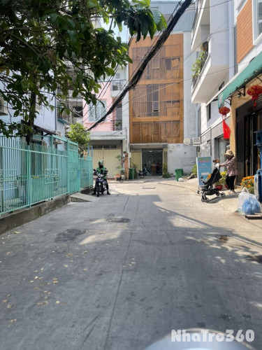 Xe hơi đỗ cửa 80m2, 02 Nguyễn Văn Thương BT 13Tr