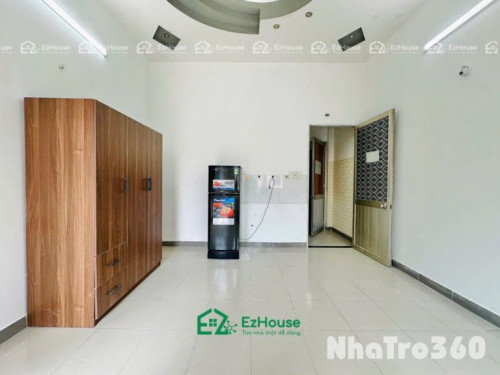 Full nội thất, ban công, tách bếp, cửa sổ lớn