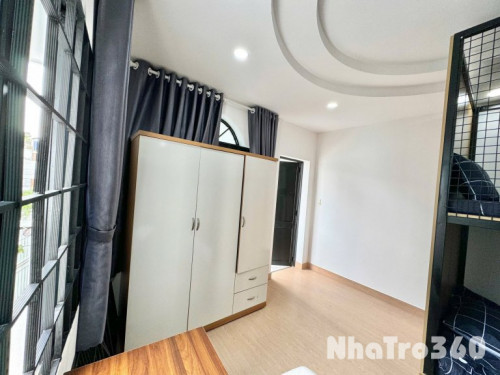 Cho thuê căn hộ ban công, Q3, mới 100% || ngay Huỳnh Tịnh Của || gần chợ Tân Định, Công Viên Lê Văn Tám, cầu Kiệu