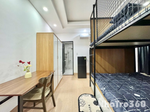 Cho thuê căn hộ ban công, Q3, mới 100% || ngay Huỳnh Tịnh Của || gần chợ Tân Định, Công Viên Lê Văn Tám, cầu Kiệu