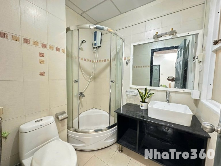 CĂN HỘ FULL NỘI THẤT QUẬN 1 GẦN CẦU ÔNG LÃNH