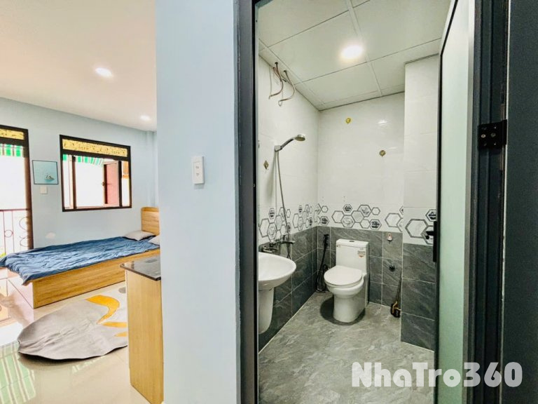 Nội thất sẵn, ban công, giá rẻ