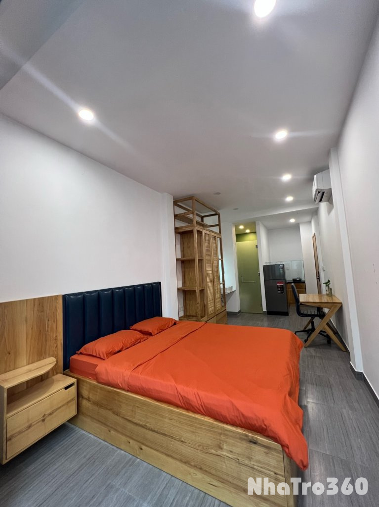 Cho thuê căn hộ ban công, Q1 || đường Thạch Thị Thanh || gần chợ Tân Định, Công Viên Lê Văn Tám