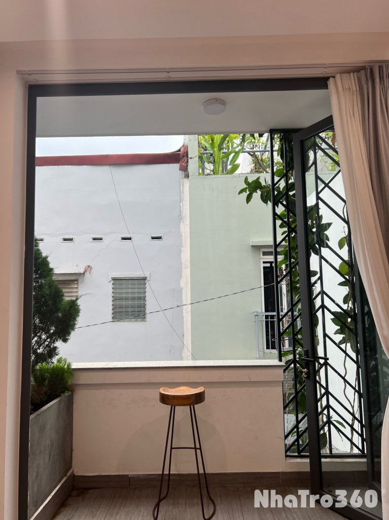 Cho thuê căn hộ ban công, Q1 || đường Thạch Thị Thanh || gần chợ Tân Định, Công Viên Lê Văn Tám