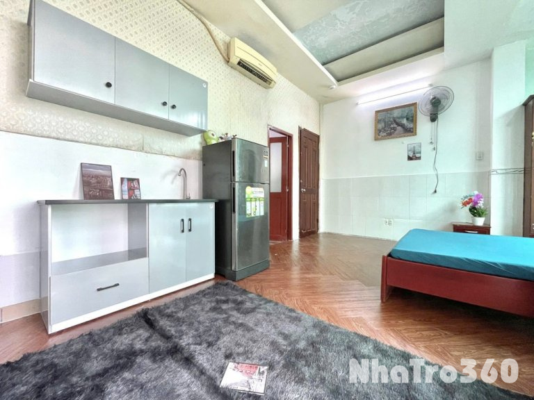 Full nội thất, ban công, cửa sổ, giá rẻ