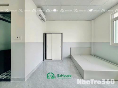 Ngay ngã tư 4 xã, ban công, thoáng mát