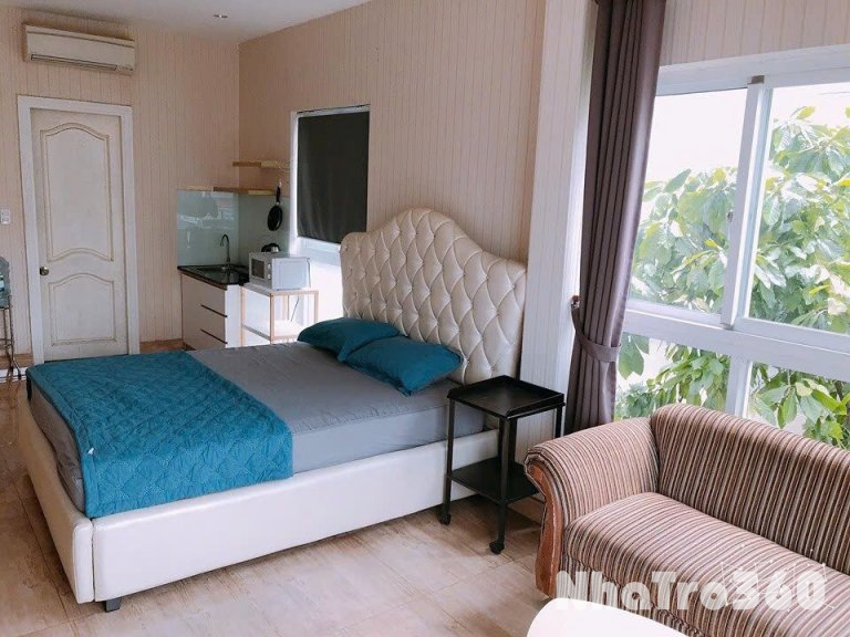 Cho thuê căn hộ ban công, Q3 || ngay Lý Chính Thắng || gần chợ Tân Định, Công Viên Lê Văn Tám, cầu Kiệu