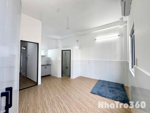 Phòng mơia full nội thất, cửa sổ