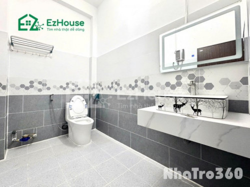 2 phòng ngủ, 1 bếp, ban công, sân thượng