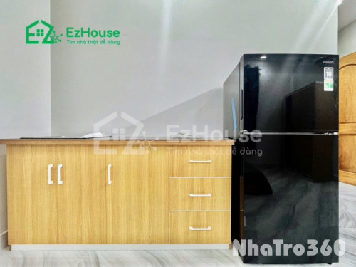 Phòng full nội thất, cửa sổ