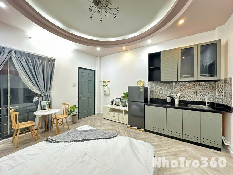 Căn hộ cho thuê ngay trung tâm quận 1, có cửa sổ đón nắng, rỗng rãi thoáng mát