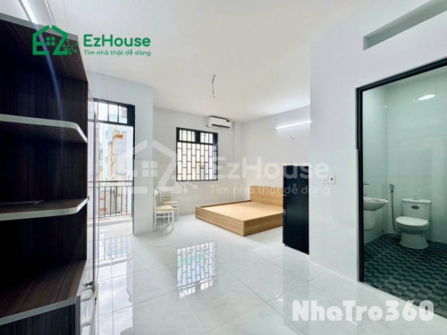 Phòng full nội thất, cửa sổ, rộng rãi