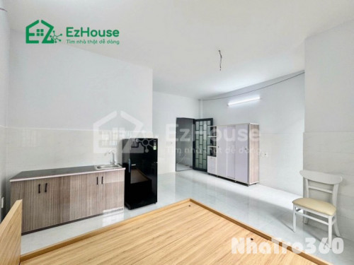 Phòng full nội thất, cửa sổ, ban công, giá rẻ