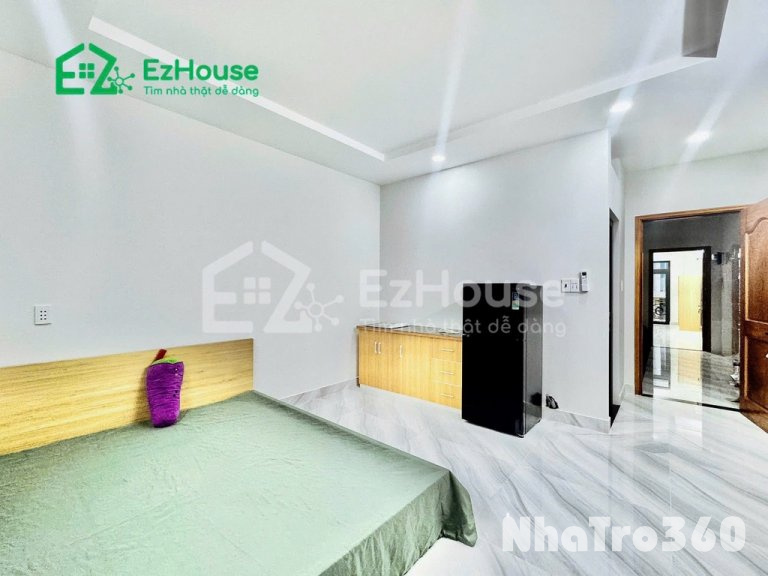 Phòng full nội thất, cửa sổ