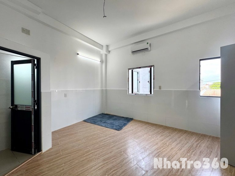 Phòng mơia full nội thất, cửa sổ