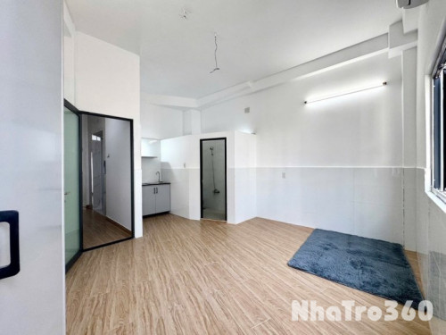 Phòng mơia full nội thất, cửa sổ