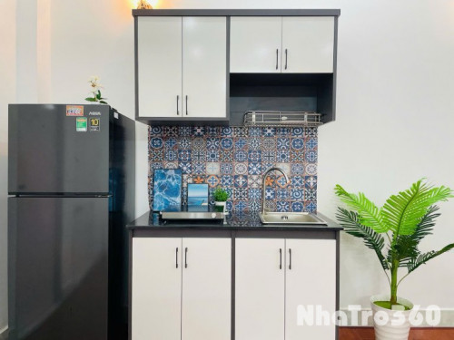 CĂN HỘ BAN CÔNG THOÁNG MÁT NGAY TRUNG TÂM Q10