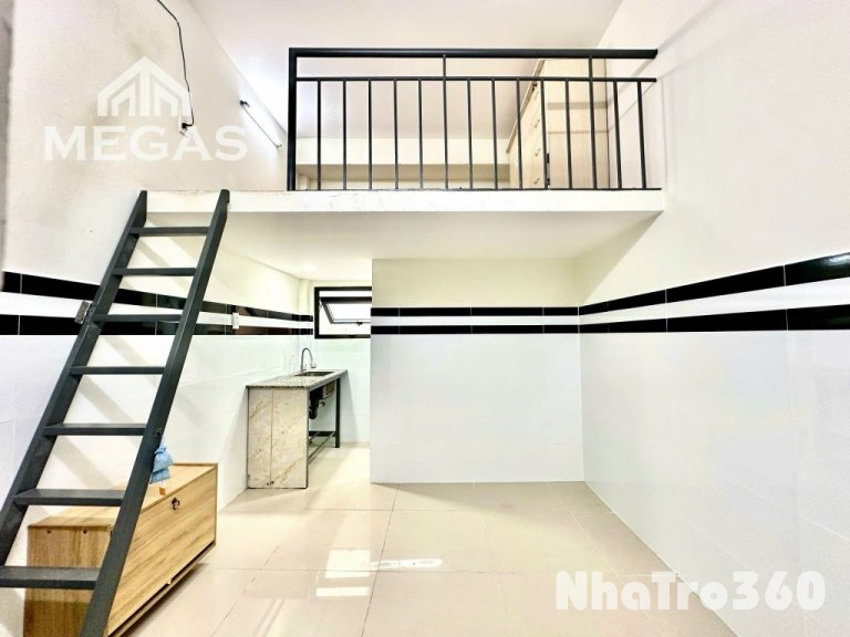 Phòng full nội thất, cửa sổ, gác, giá rẻ