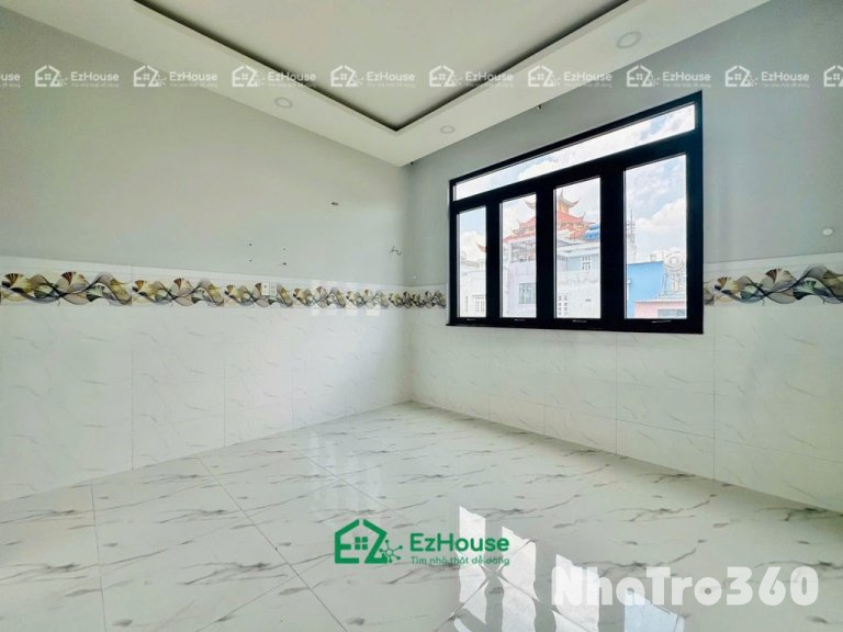 Phòng full nội thất, cửa sổ