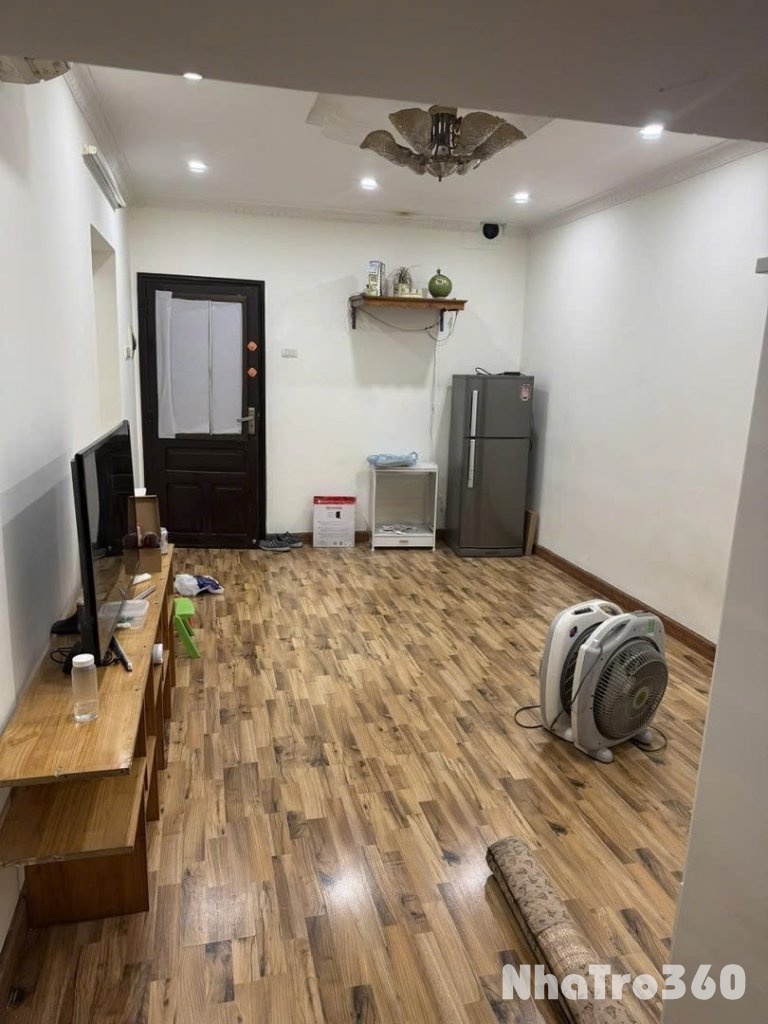 Cho Thuê Nhà Tầng 3 Khu Tập Thể, Nhà Phân Lô Đường Vĩnh Hồ, Phường Thịnh Quang, Đống Đa, Hà Nội