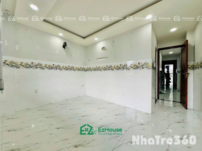 Phòng full nội thất, ban công, cửa sổ